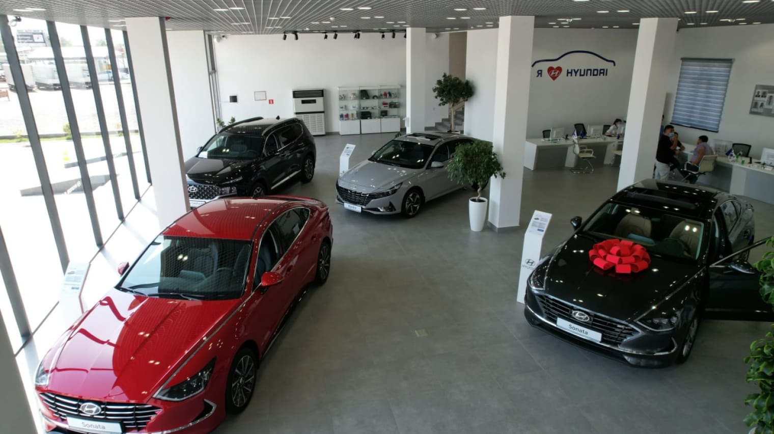 Construction of a HYUNDAI car dealership — photo 5