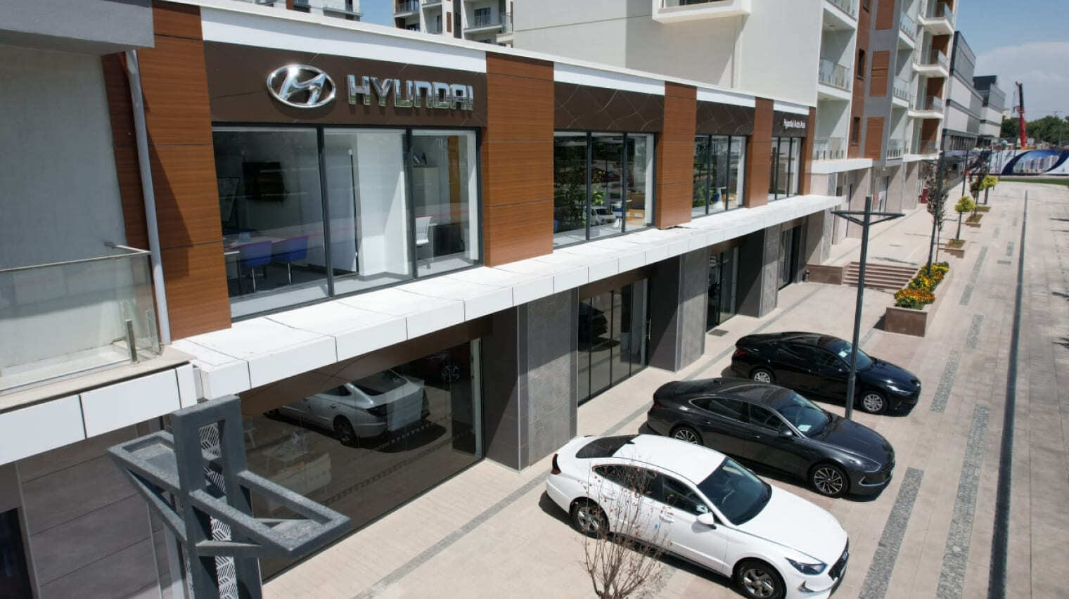 Construction of a HYUNDAI car dealership — photo 7