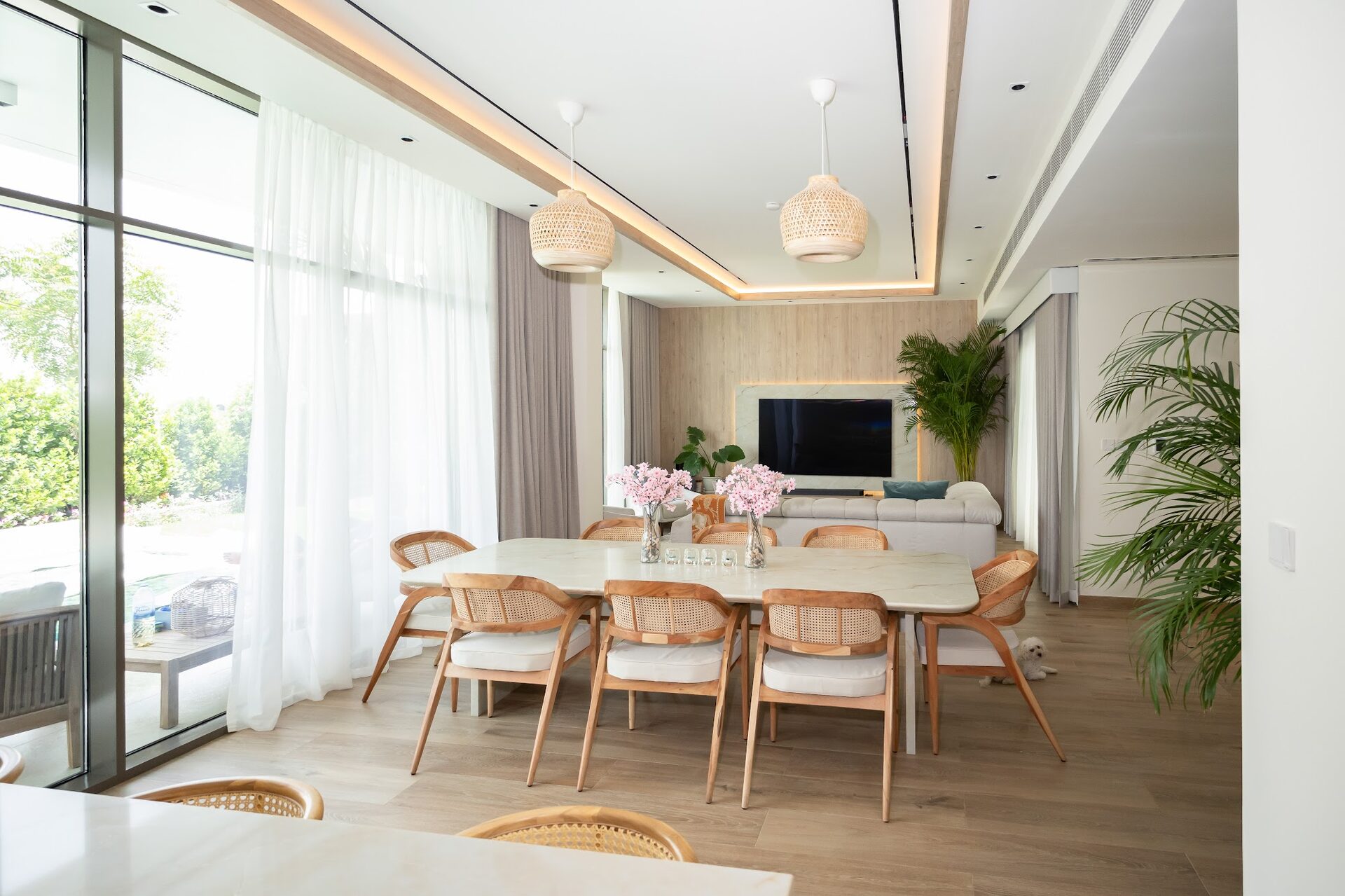 Villa renovation in Dubai — living and dining area