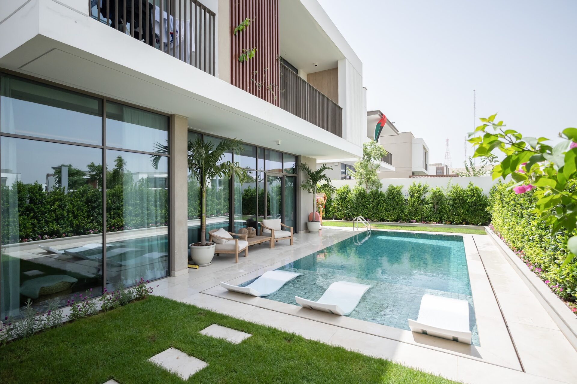 Villa renovation in Dubai — villa with pool